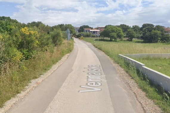 Dojava o sukobu više osoba u Puli. Incident se dogodio pored vrtića, čak se i pucalo...