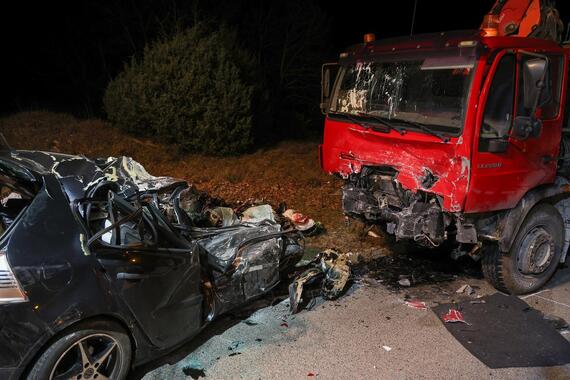 U sudaru s kamionom poginuo 28-godišnji vozač automobila