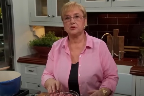 Lidija Bastianich otkrila kako korak po korak priprema najsočniju zapečenu paštu