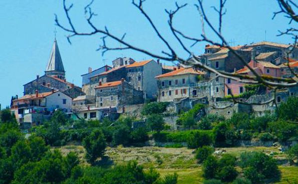 Istraživači života i djela Benjamina Deprata predlažu da Osnovna škola Marčana nosi njegovo ime