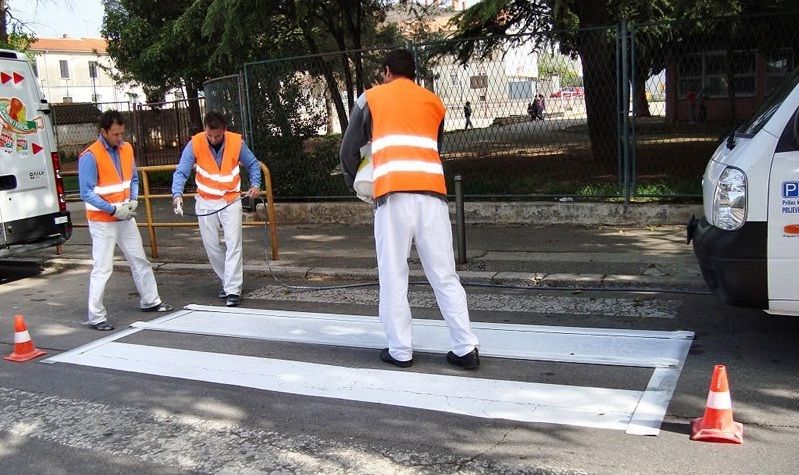 Poreč obnavlja vodoravnu prometnu signalizaciju