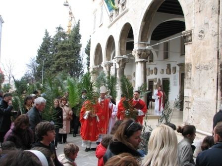 Biskup Kutleša predvodio misu na Cvjetnicu u Puli