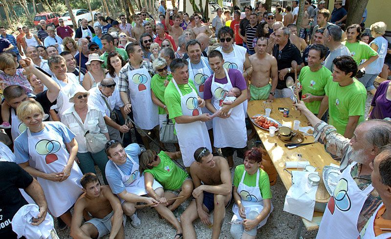 Tradicionalno jesensko druženje Ladonje i njenih prijatelja okupilo je u subotu 17. rujna oko 450 ljudi. 