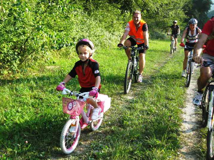 U subotu u Pazinu timska utrka Fameja - peljimo bičiklete i tečimo svi – i mali i veli (video)